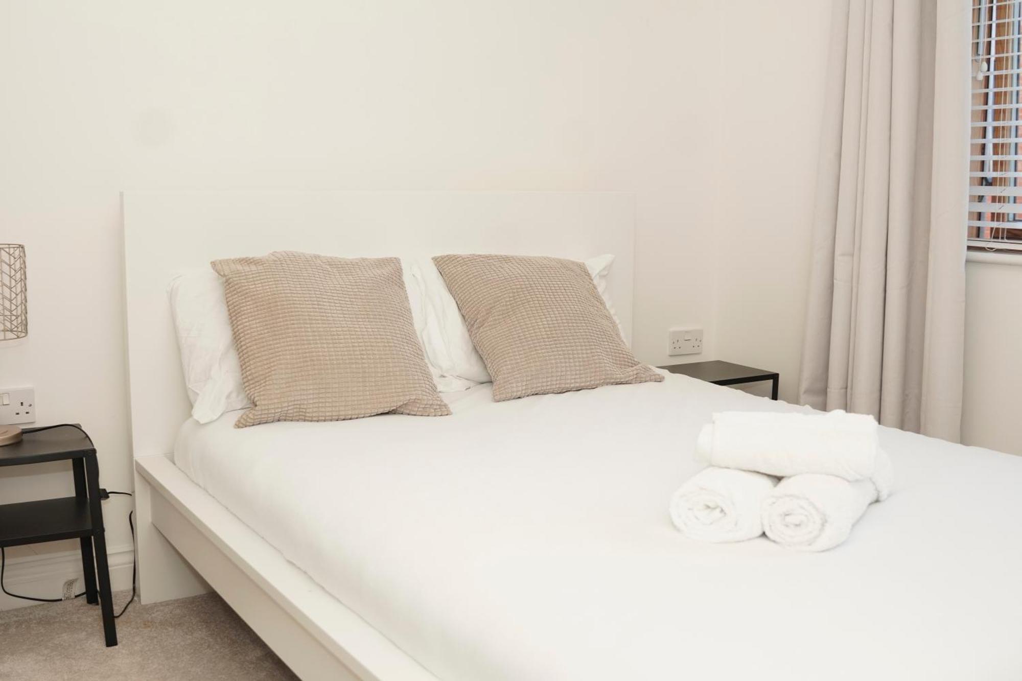 Spacious 4Br 4Ba Gated Townhouse With Balconies, Central Jq Birmingham Ngoại thất bức ảnh