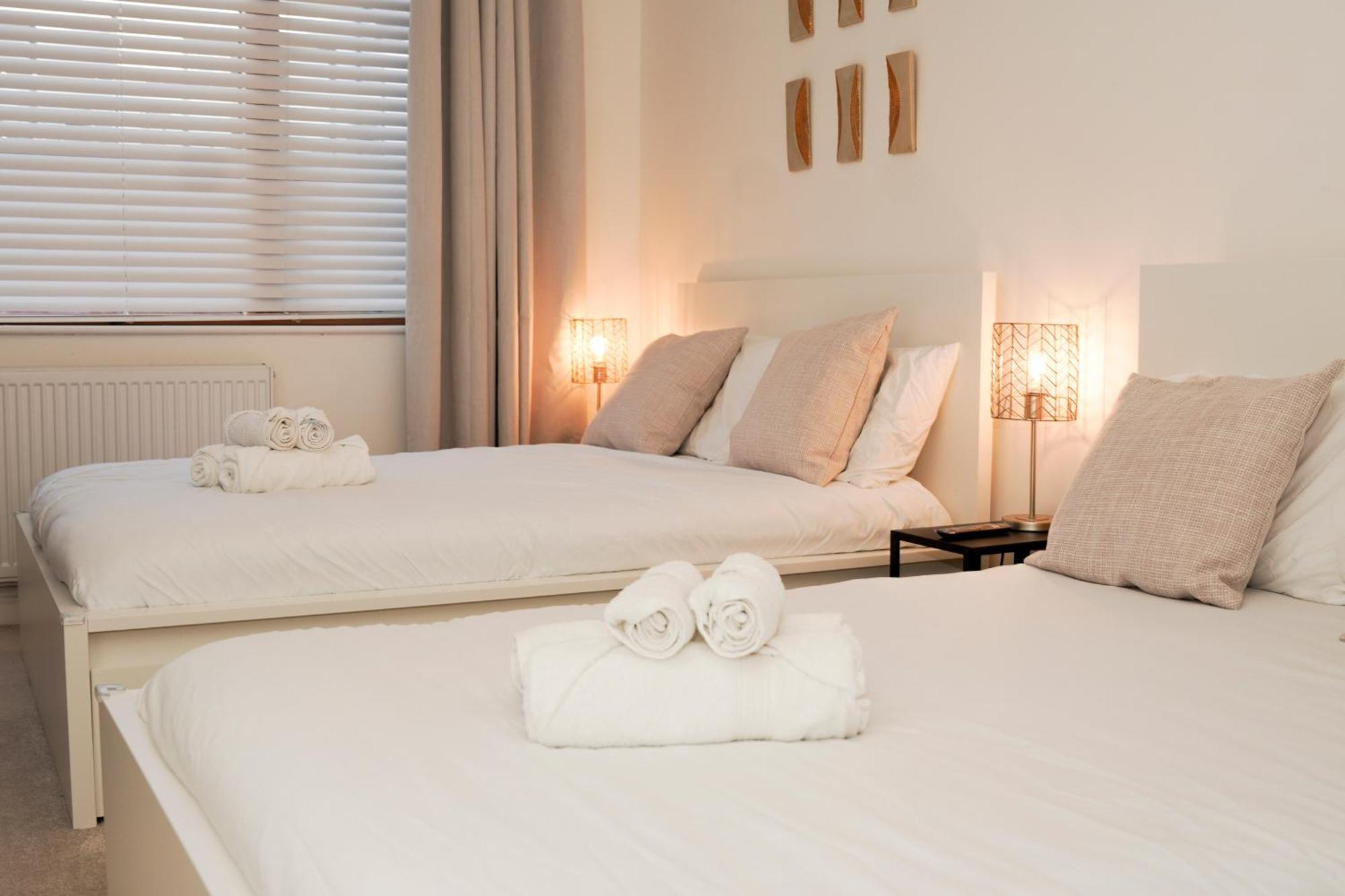 Spacious 4Br 4Ba Gated Townhouse With Balconies, Central Jq Birmingham Ngoại thất bức ảnh